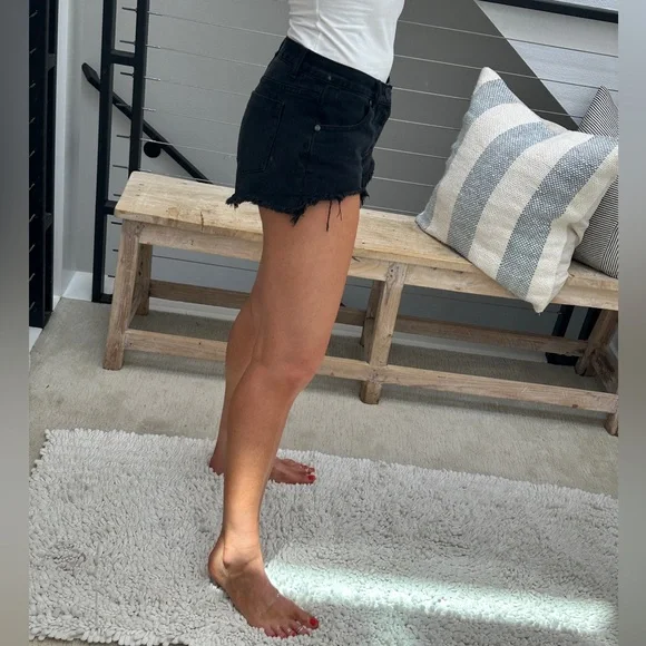 One Teaspoon Black Denim Frayed Shorts – Mid Rise Raw Hem SummerSize 26